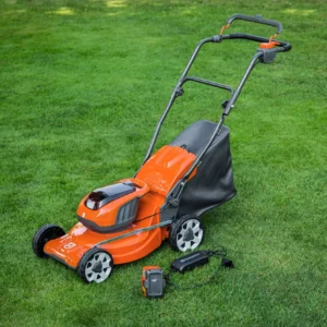 HUSQVARNA LC 137i s dvoma akumulátormi a nabíjačkou