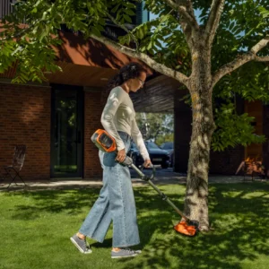 HUSQVARNA 215iL s akumulátorom a nabíjačkou