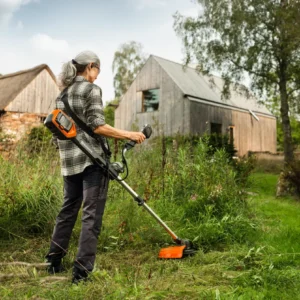 Husqvarna 220iR s akumulátorom a nabíjačkou