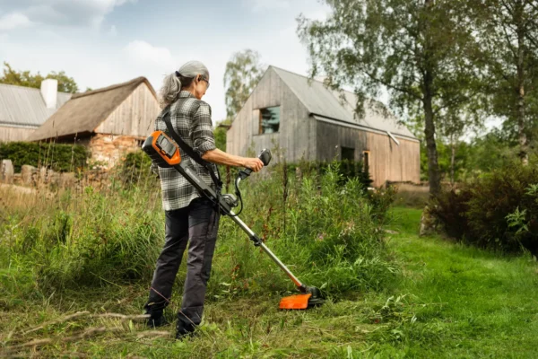 Husqvarna 220iR bez akumulátora a nabíjačky