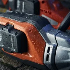 HUSQVARNA 520iLX bez akumulátora a nabíjačky