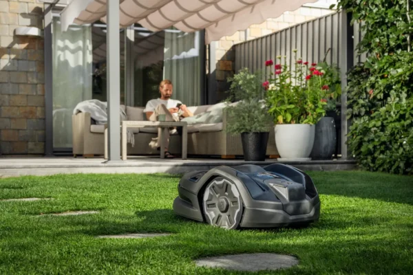 AUTOMOWER® 305E NERA nová verzia