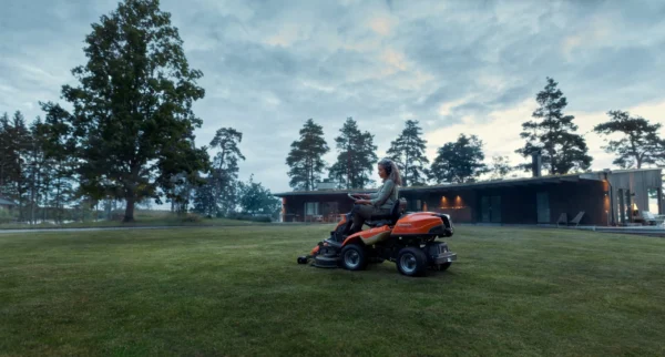HUSQVARNA R 216Ts AWD