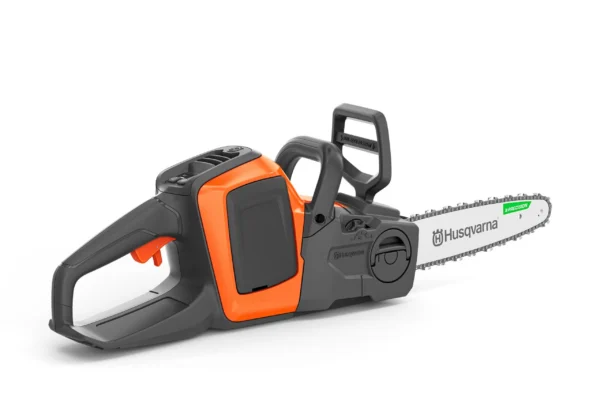 HUSQVARNA 215i s akumulátorom a nabíjačkou
