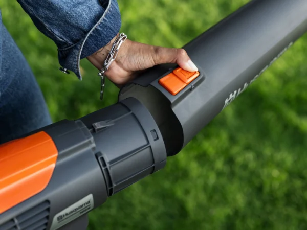 HUSQVARNA 122iB bez akumulátora a nabíjačky