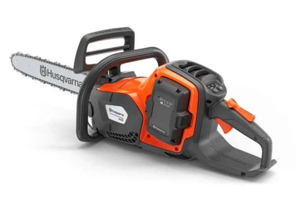 HUSQVARNA 242i s akumulátorom a nabíjačkou