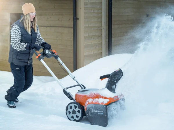 HUSQVARNA ST 253i