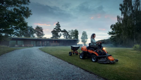 HUSQVARNA R 216Ts AWD