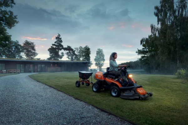 HUSQVARNA R 216T AWD