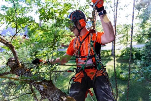 HUSQVARNA T535i XP bez akumulátora a nabíjačky