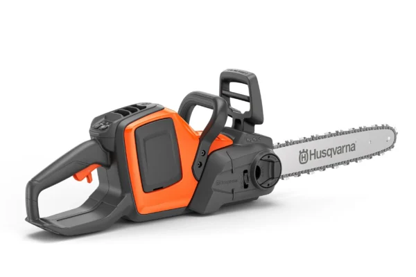 HUSQVARNA 230i s akumulátorom a nabíjačkou