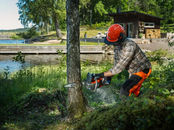 HUSQVARNA 242i bez akumulátora a nabíjačky