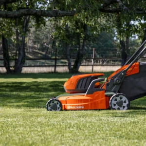 HUSQVARNA LC 247i bez akumulátora a nabíjačky