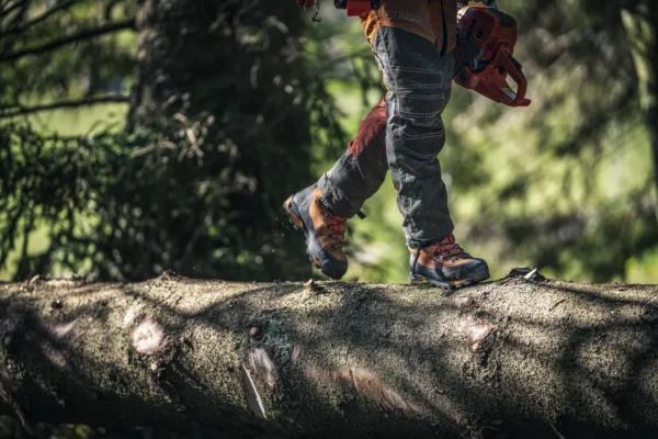 Kožená obuv Technical s ochranou proti prerezaniu 24 m/s